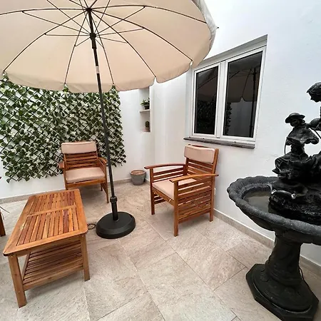 Hjs Plaza Suites Apartments I شقة