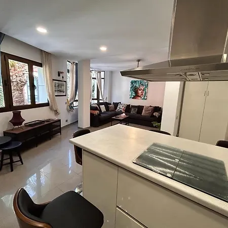 Hjs Plaza Suites Apartments I شقة *