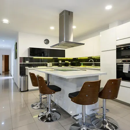 شقة Hjs Plaza Suites Apartments I *