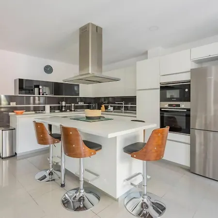 شقة Hjs Plaza Suites Apartments I